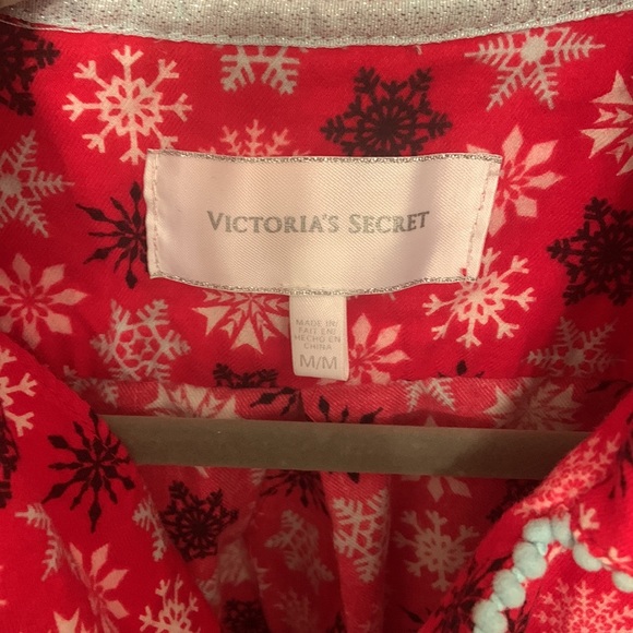 Victoria’s Secret Snowflake Flannel Pajama Set - Picture 4 of 6
